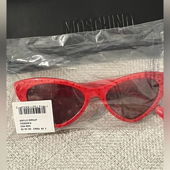 MOSCHINO RARE NWT AUTHENTIC TRIM CRYSTAL STONES CAT-EYE STYLE RED SUNGLASSES main image 14